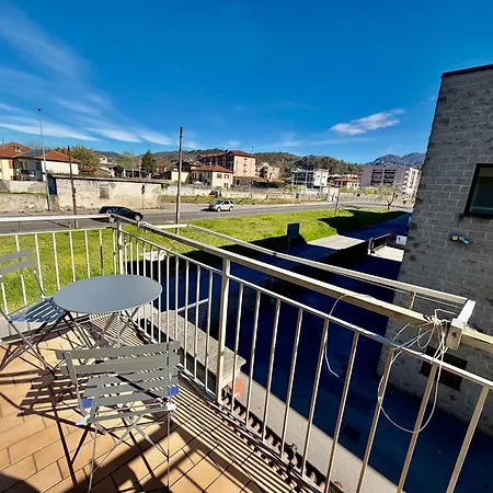 Dela Cruz